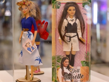 Criciúma Shopping recebe exposição “As Barbies de Vânio Tomé”